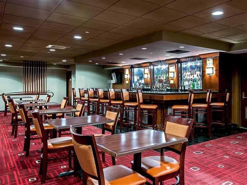 Crowne Plaza Newark Airport By Ihg Hotel Elizabeth