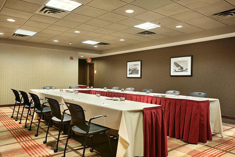 Hotel Crowne Plaza Newark Airport By Ihg 4*