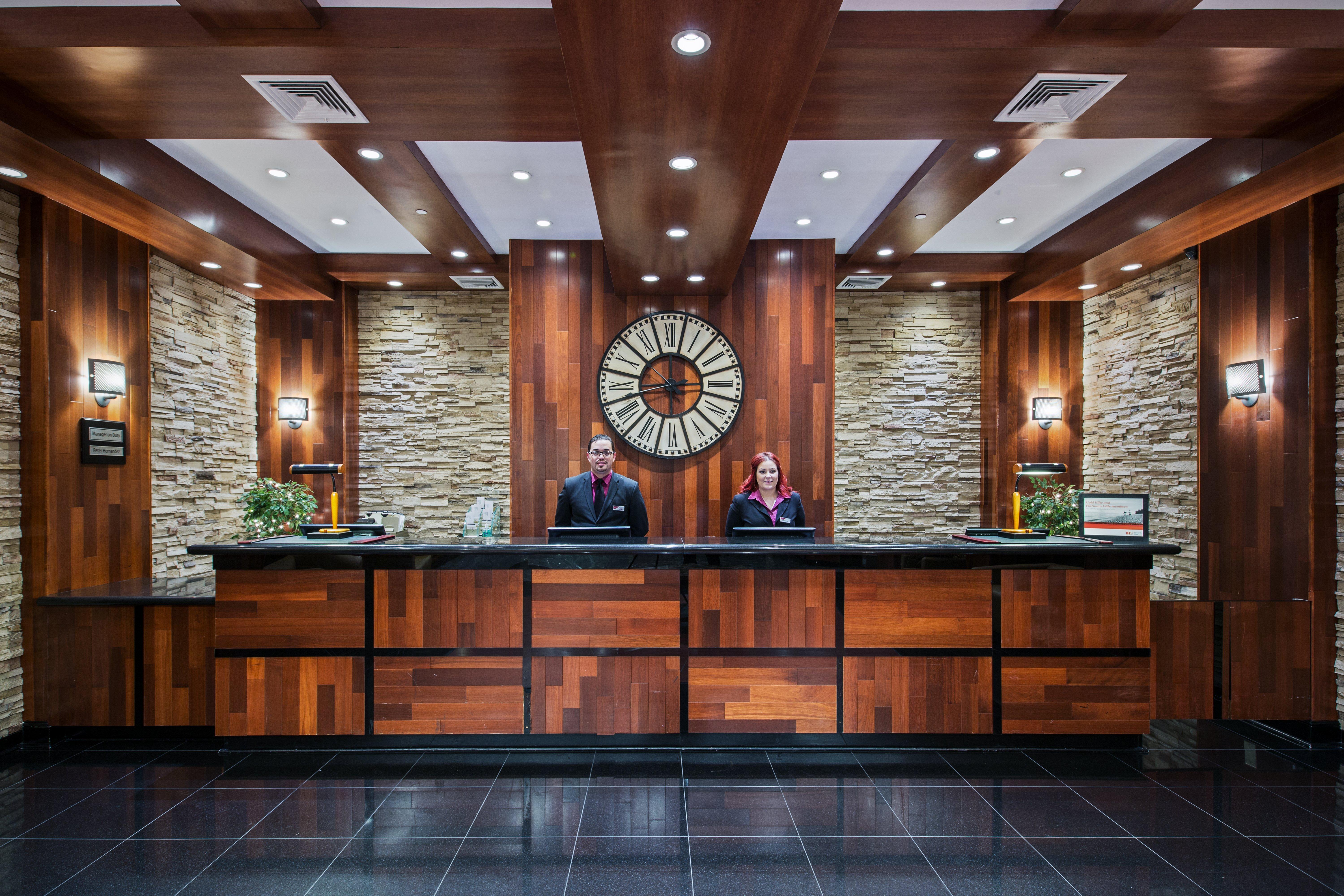 Crowne Plaza Newark Airport By Ihg 4*