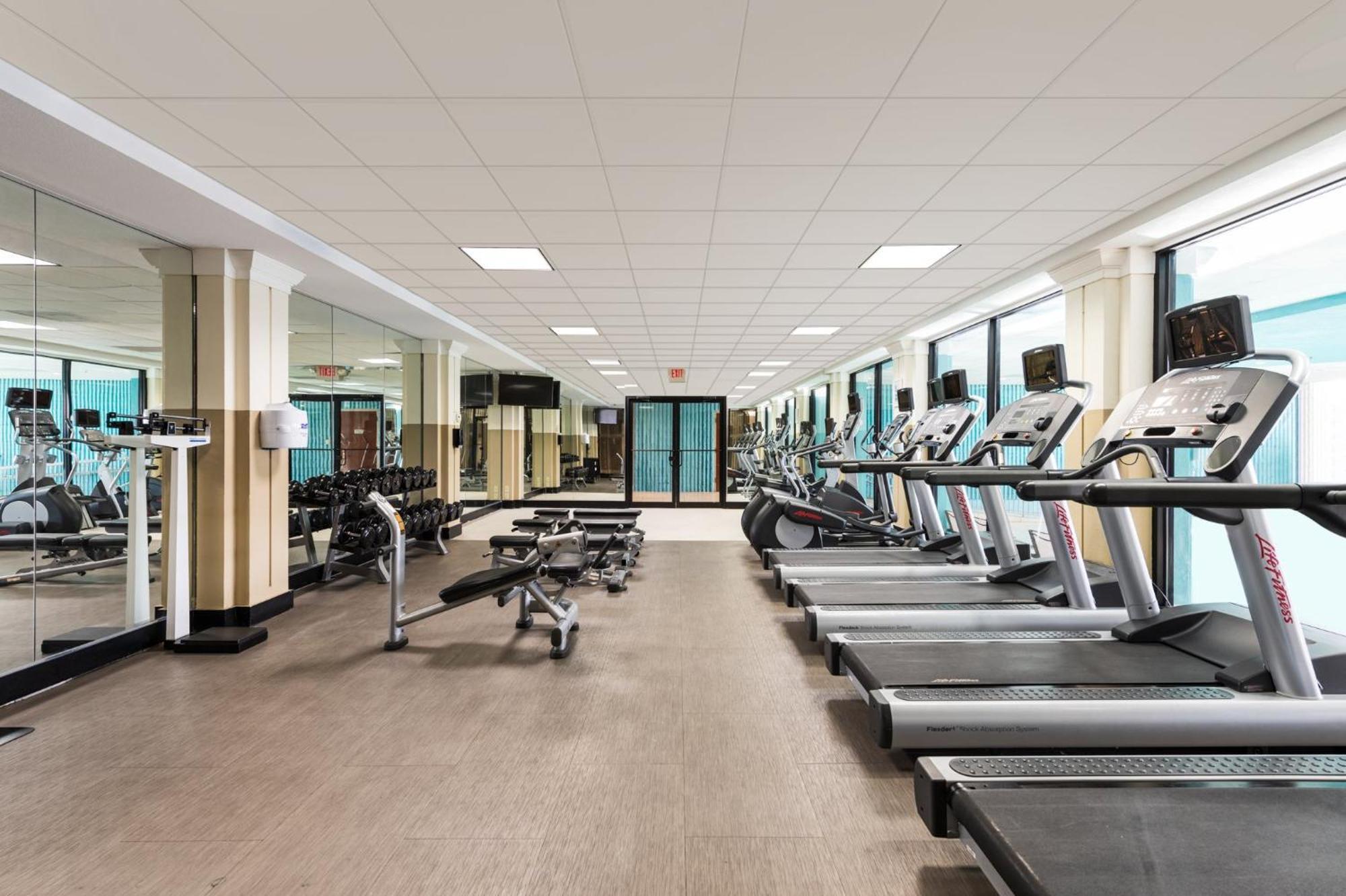 Hotel Crowne Plaza Newark Airport By Ihg 4*