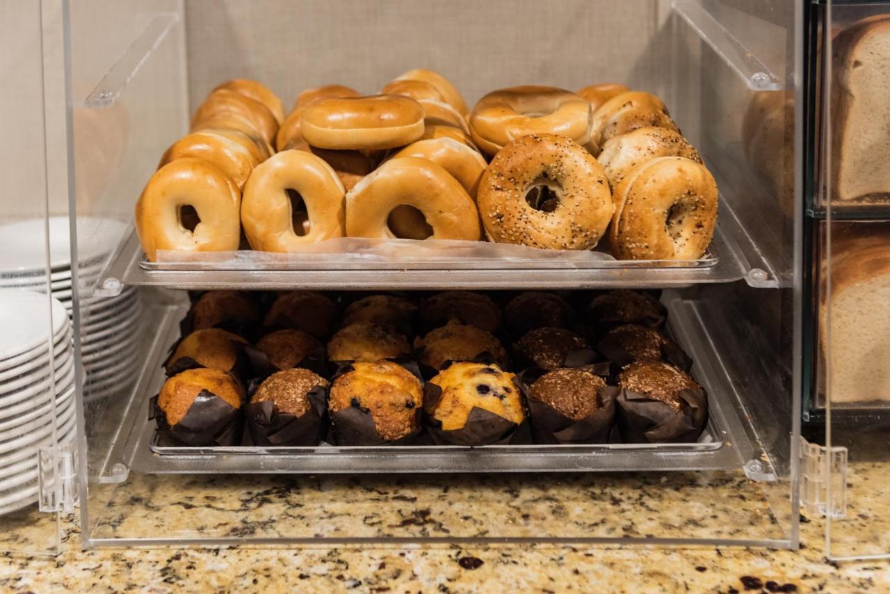 Crowne Plaza Newark Airport By Ihg Elizabeth