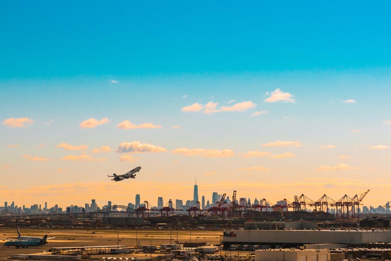 Crowne Plaza Newark Airport By Ihg Hotel Elizabeth