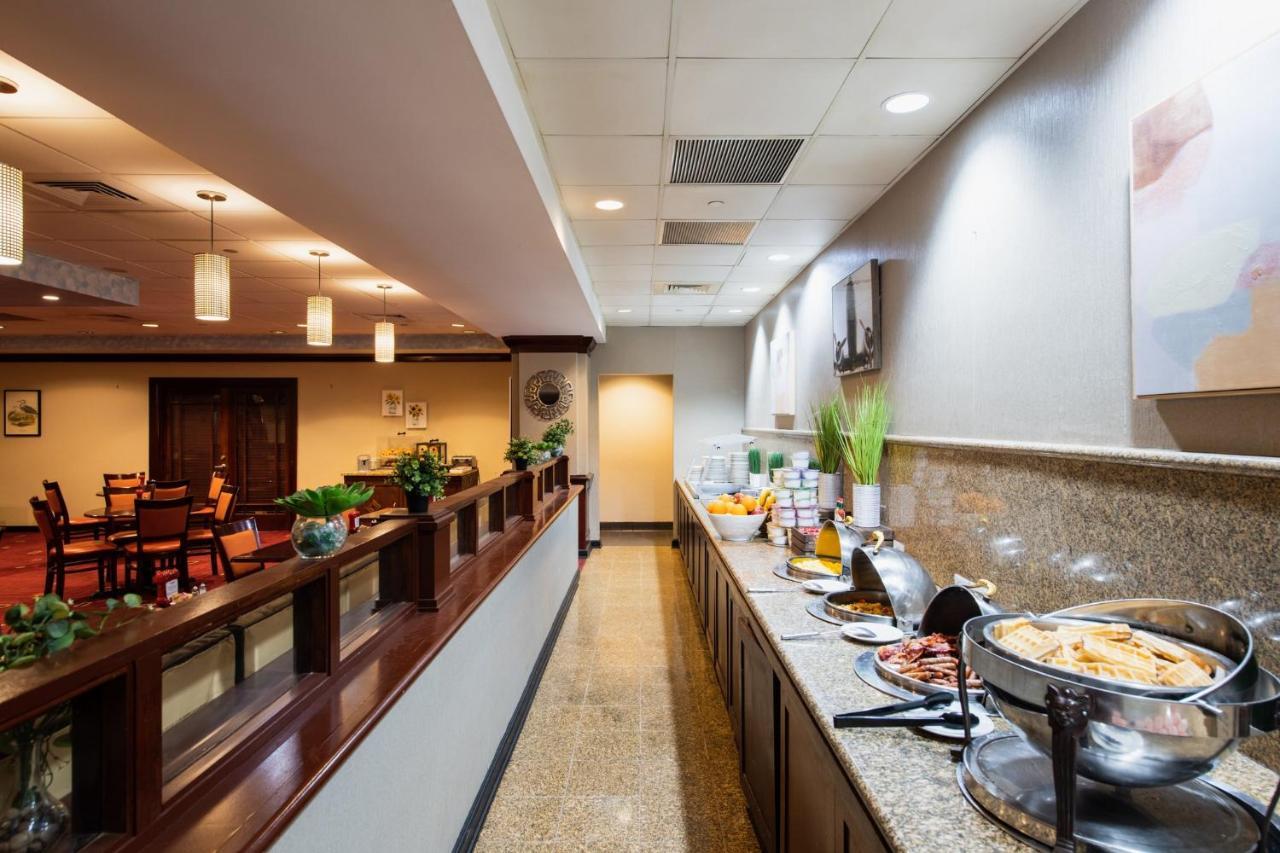 Crowne Plaza Newark Airport By Ihg Hotel 4*