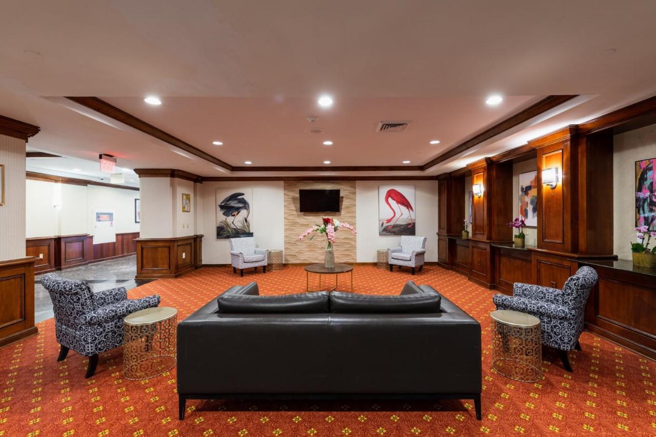 Crowne Plaza Newark Airport By Ihg Hotel Elizabeth